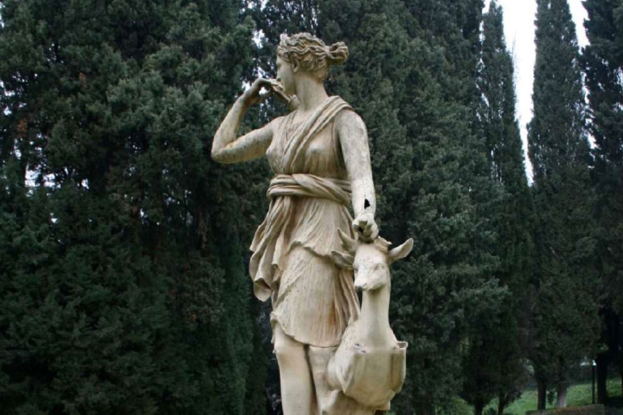 La Statua di Diana Cacciatrice a Villa Fidelia