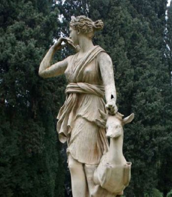 La Statua di Diana Cacciatrice a Villa Fidelia